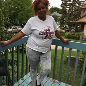 Meet your Posher, Danielle